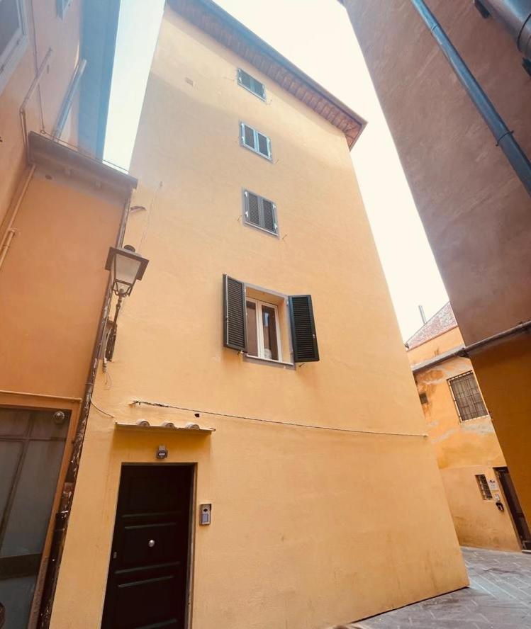 San Ranieri Tiny Tower Apartment Pisa Exterior photo